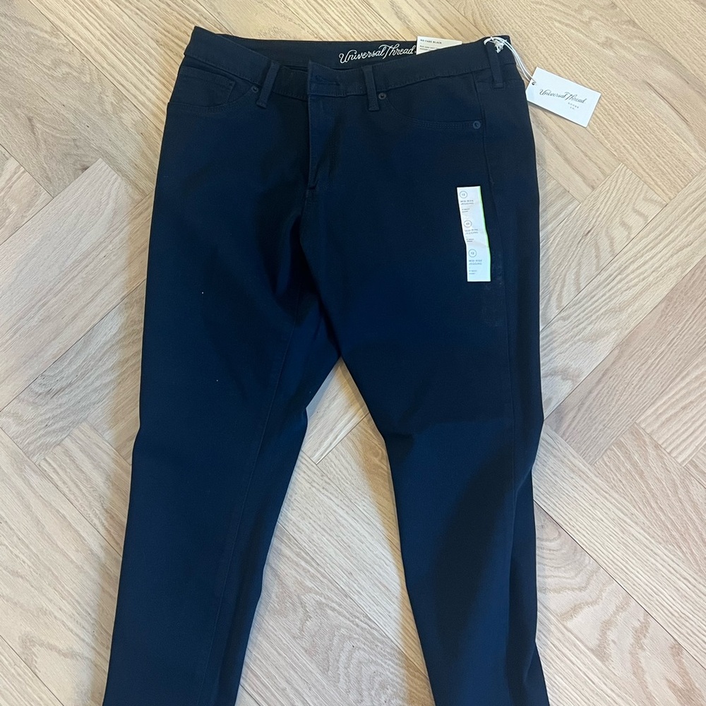Universal Thread Women's Dark Blue Skinny Jeans